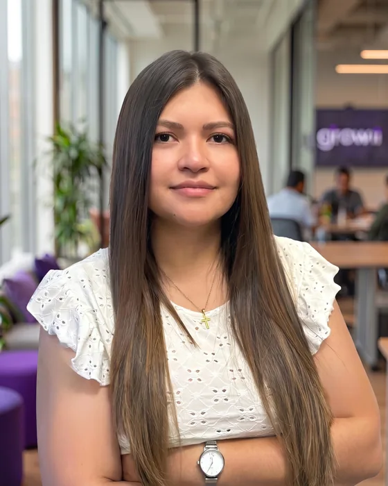 Marcela, Founder & CEO de growii, en la oficina